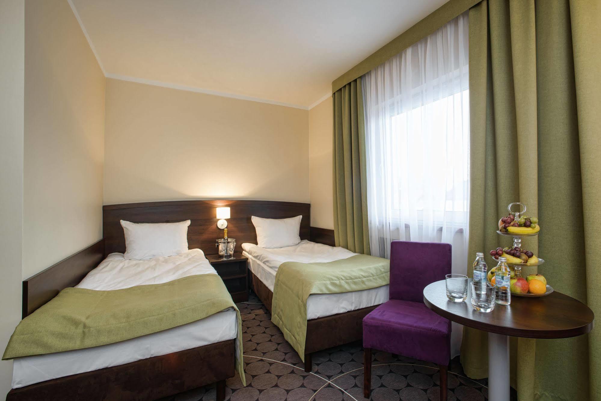 Aparthotel Travel Cracovia Esterno foto